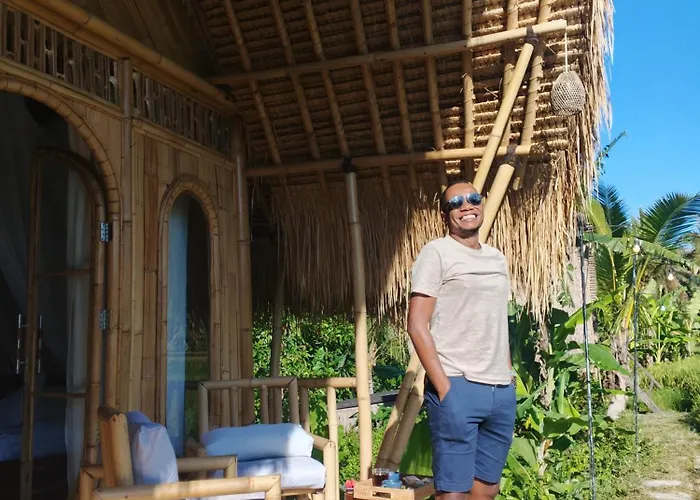 Luna Bamboo House *